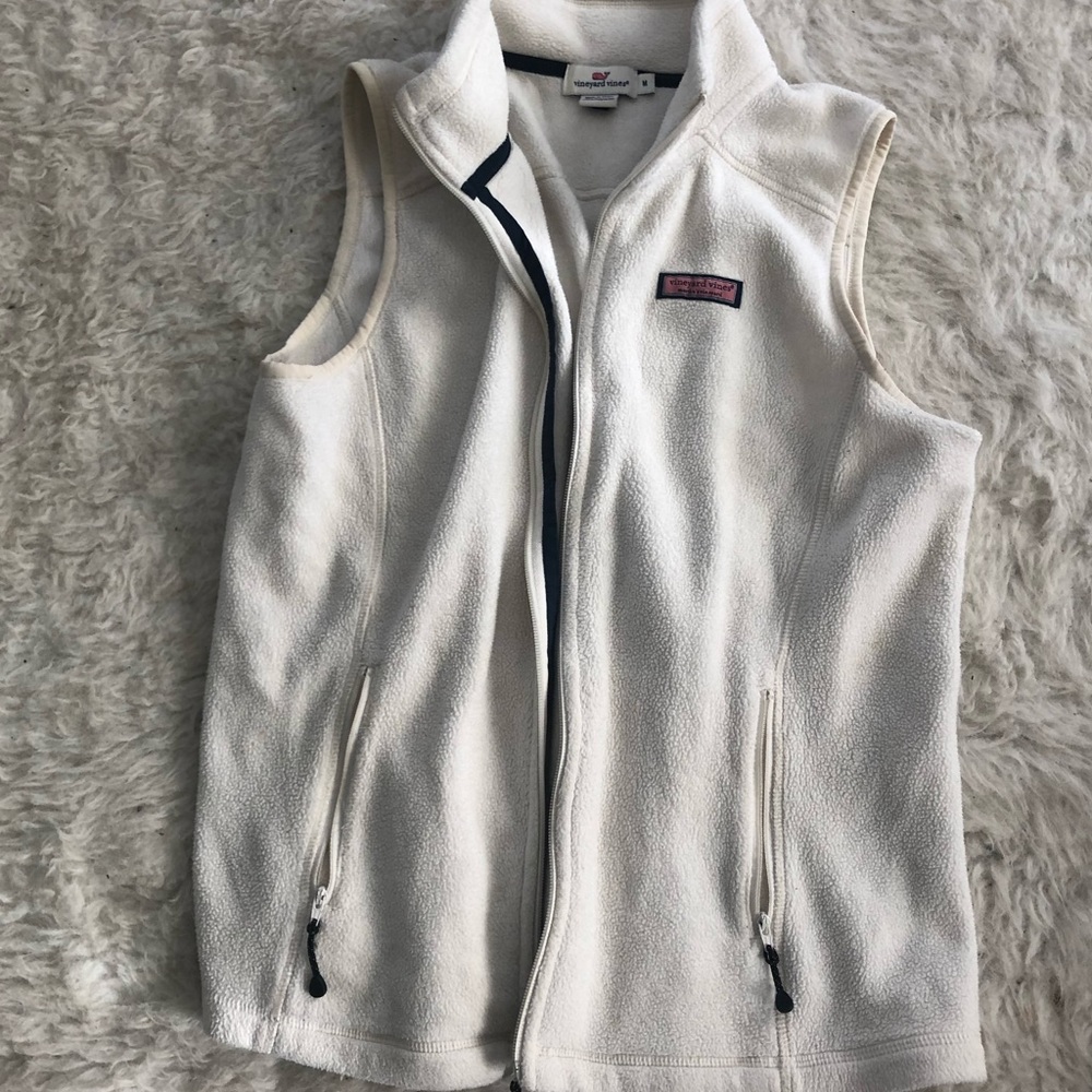 Women’s Vineyard Vines fleece vest
